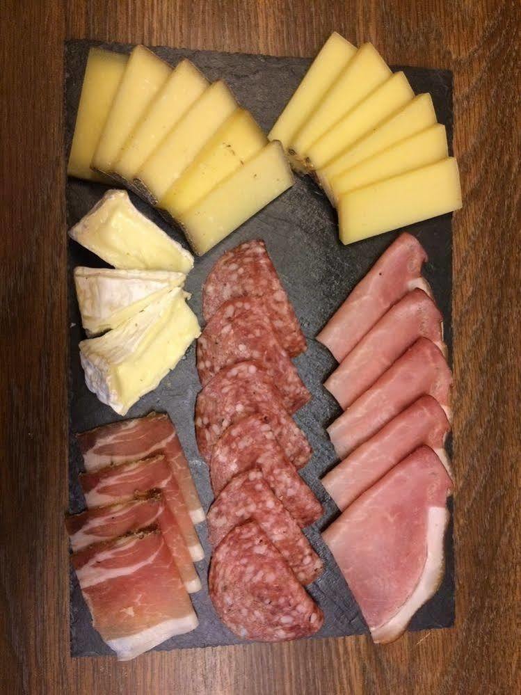科里纳酒店 萨斯费 外观 照片